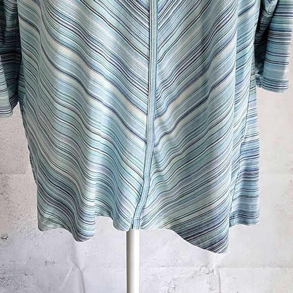 Christopher & Banks Striped Blue Women's Top Size PL - Picture 3 of 11